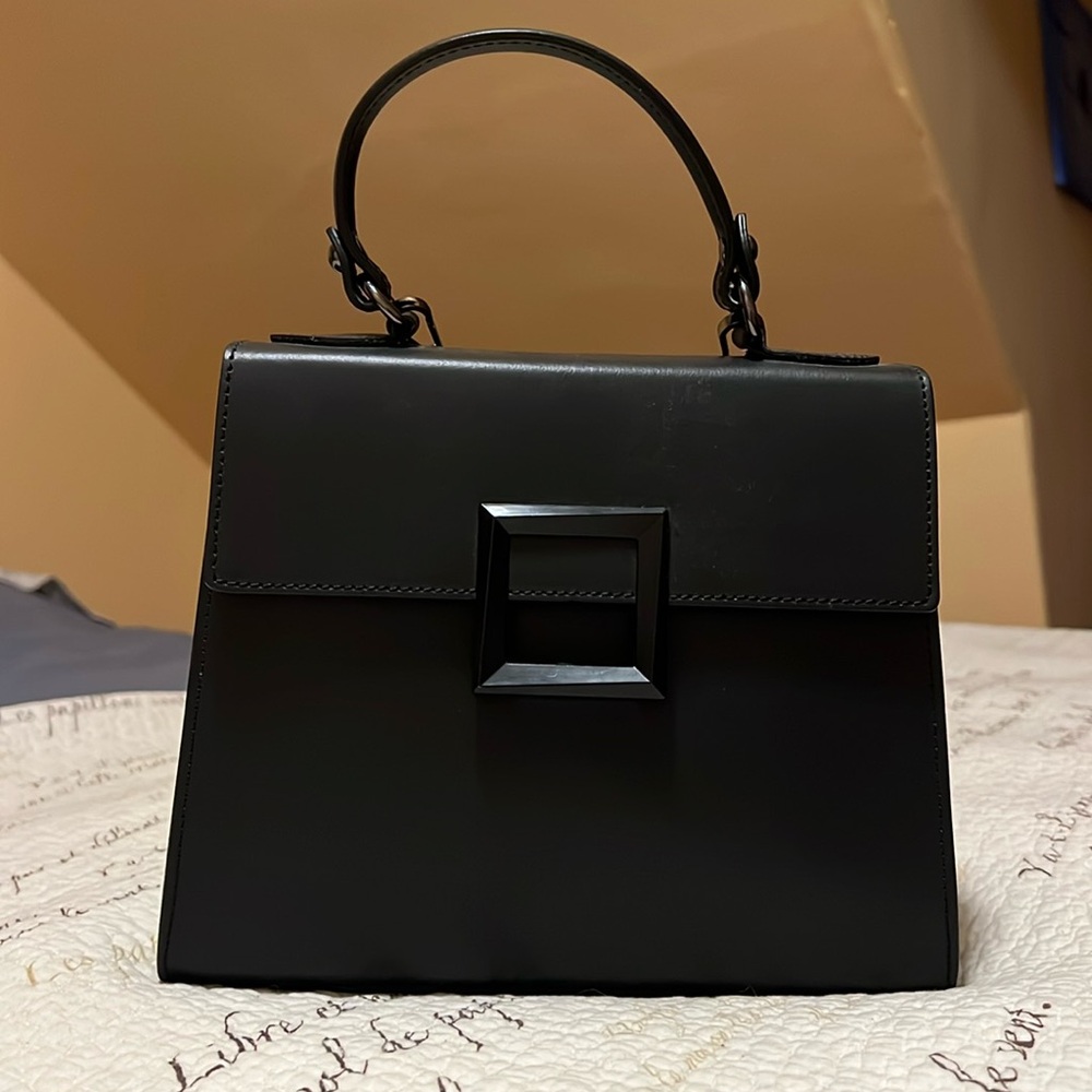 A Bellucci Leather Handbag